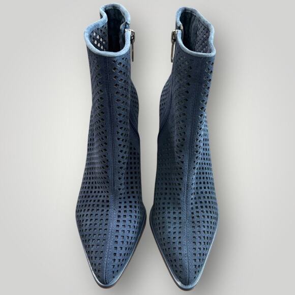 New Vince Camuto YOLANDAL Booties Lazer Cut Blue Suede w/ Zipper, Wm's 6 - Picture 6 of 10